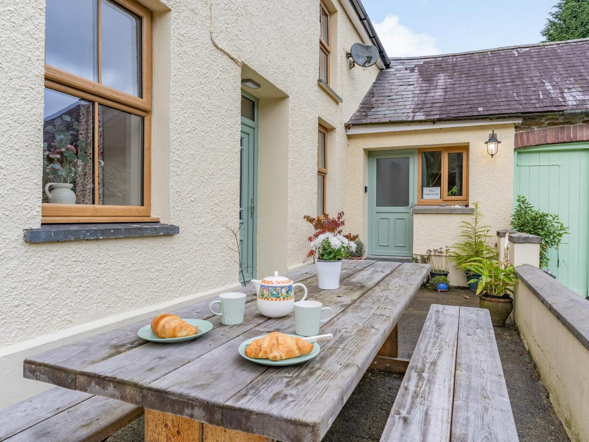 Llanllawdog Pwll Farmhouse מראה חיצוני תמונה